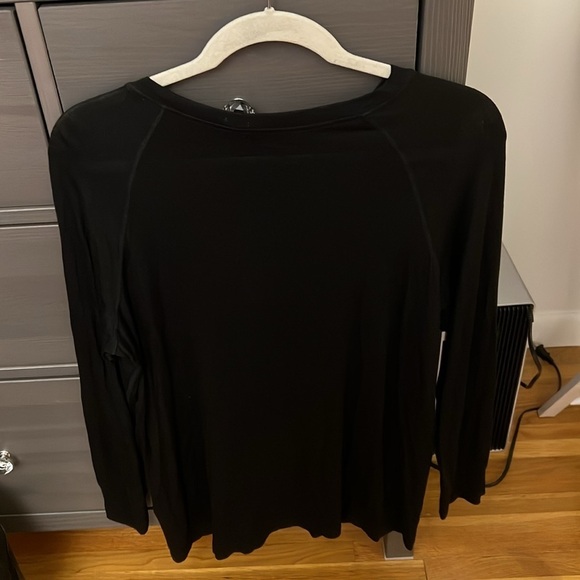 NWOT Mandala under scrub long sleeve shirt size XL. Never worn! - Picture 4 of 4